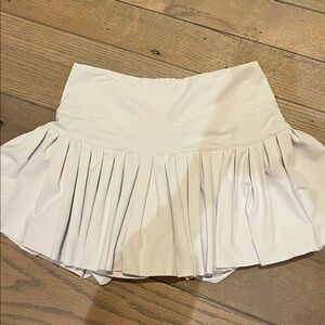 White gold hinge skirt